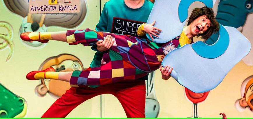 Käke Käke un grāmata ir atvērta