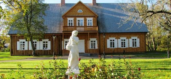 Iš Biržuvėnų dvaro gyvenimo